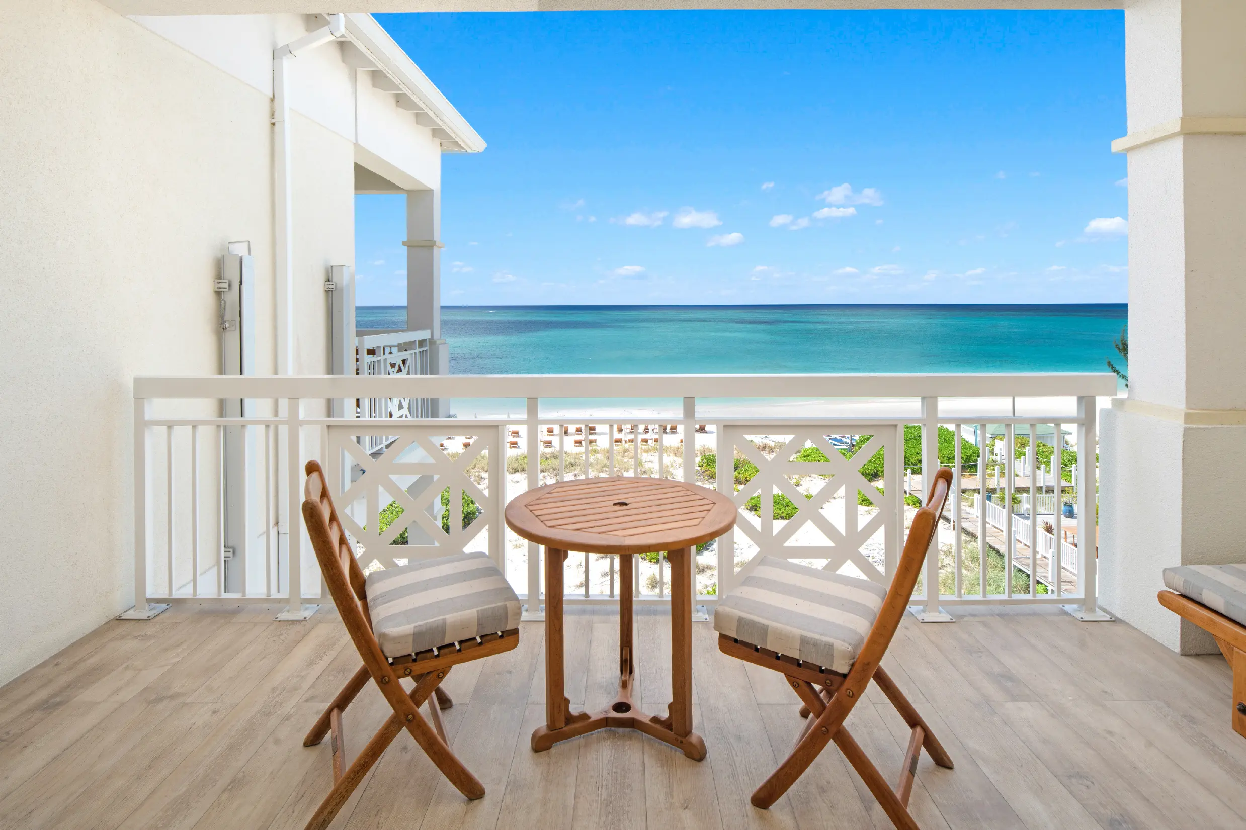 Alexandra-Resort-All-Inclusive-DeluxeStudio-Oceanfront-Balcony2